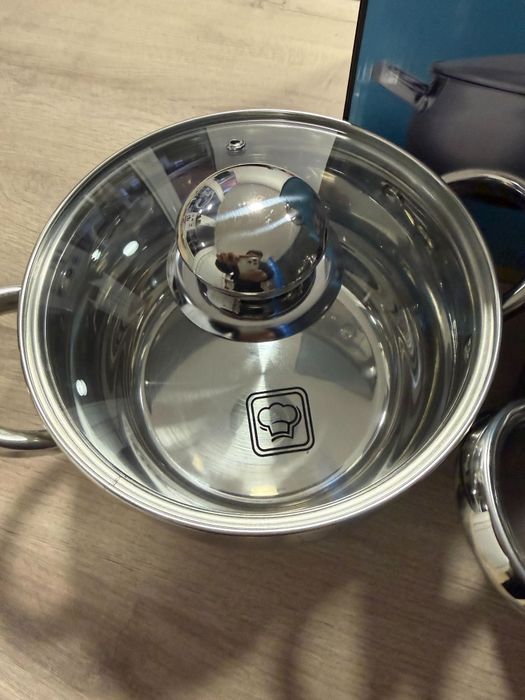 Комплект от 3 тенджери с 5 слойно капсуловано дъно