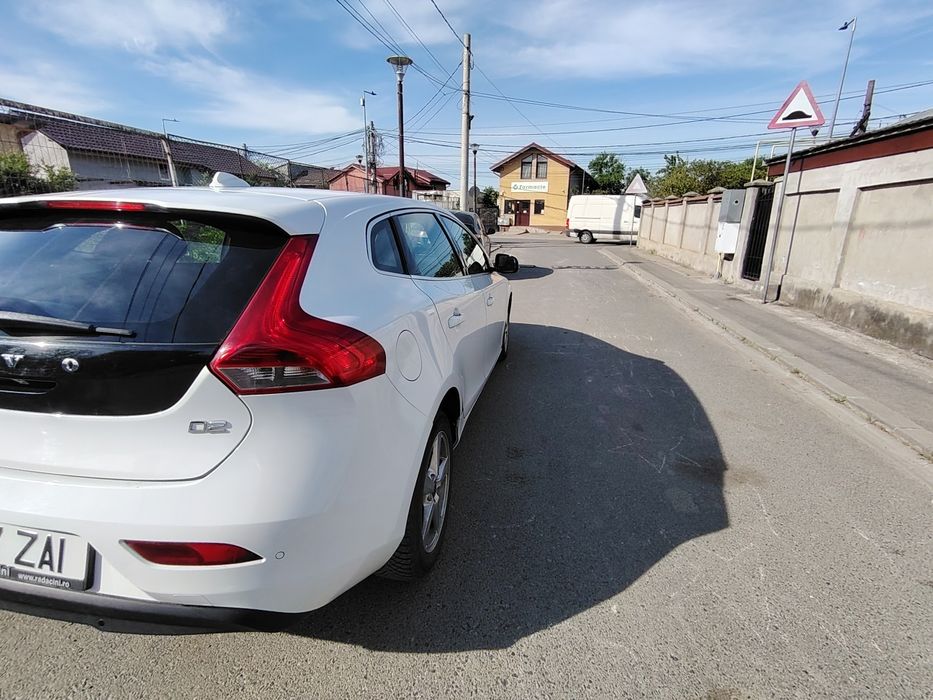 Vînd Volvo v40 2015
