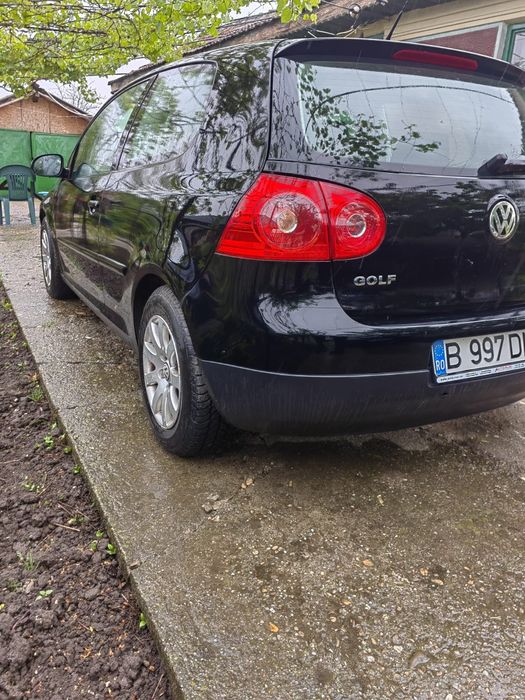 Vand golf5 1.6 benzina