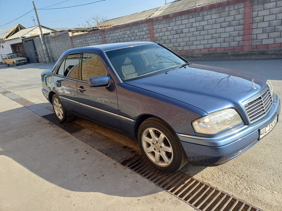 Mercedes-Benz 180c 1993 yil