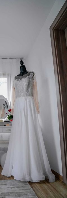 Rochie de mireasă unicat, cu voal de 3m