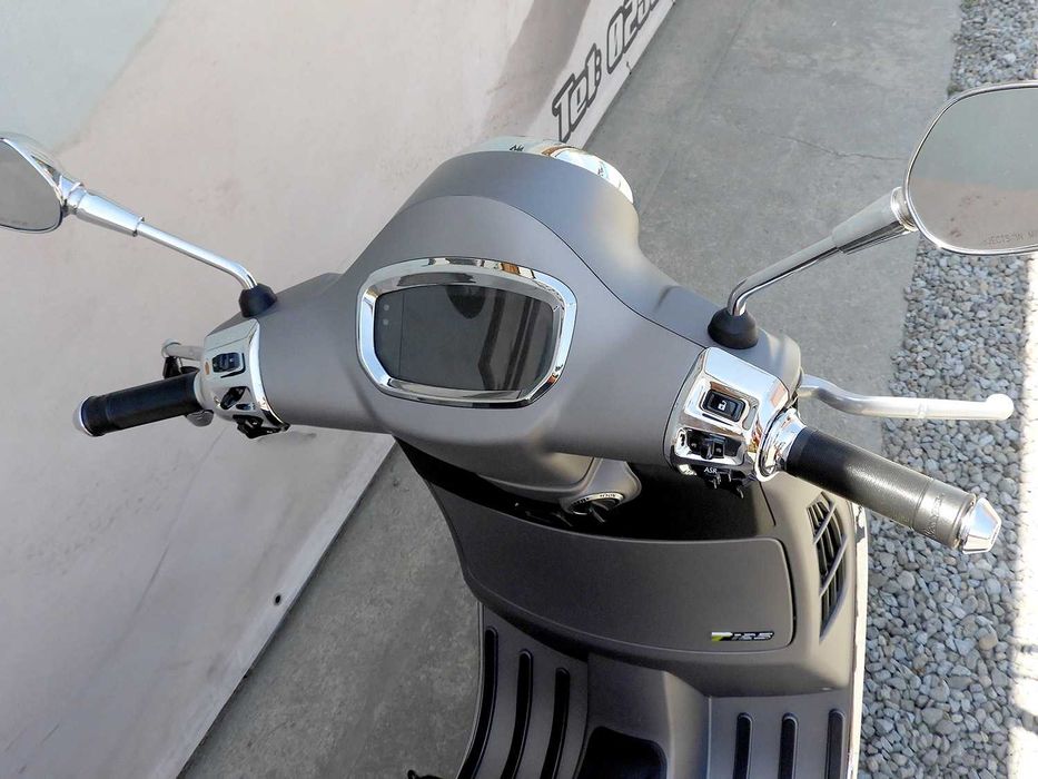 Scuter Vespa GTS 125 SuperTech 2025 | Rate | Leasing