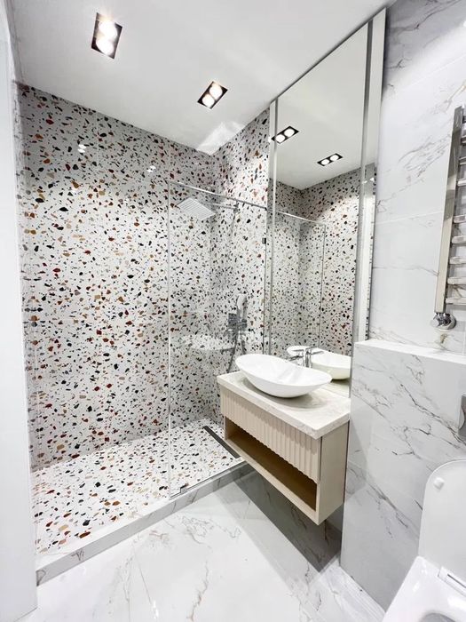 Жк Казахстан-Сдается новая квартира в элит комплексе!