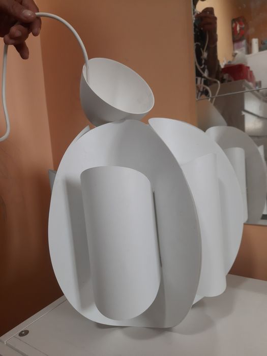 Lustra Camera de culoare alba