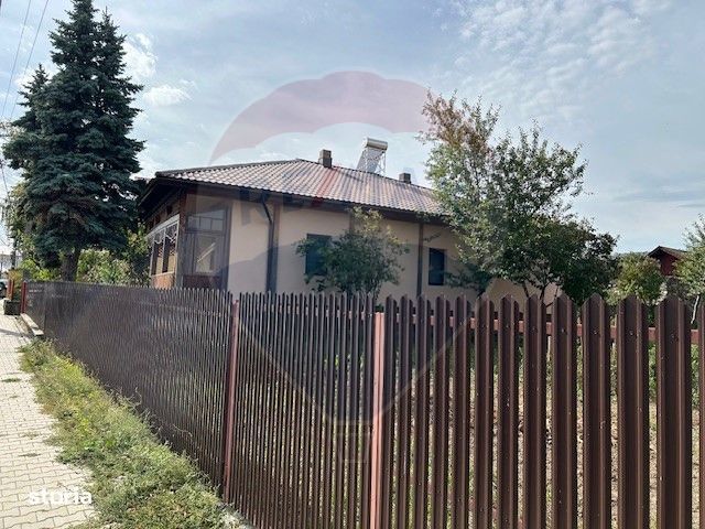 Casă tradițională + teren generos, în centrul Măneciu lângă Primărie