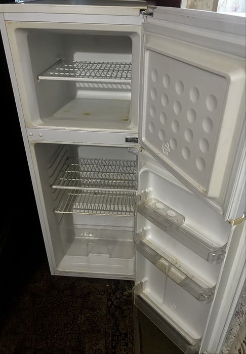 Продам маленький холодильник