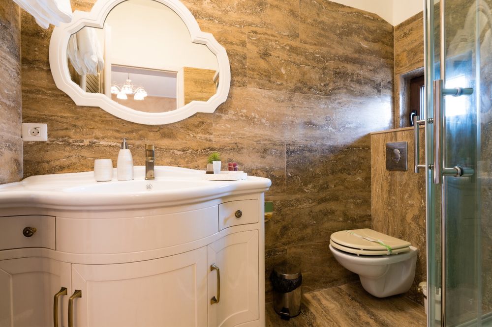 Cabana de inchiriat cu piscina, langa Colibita! !