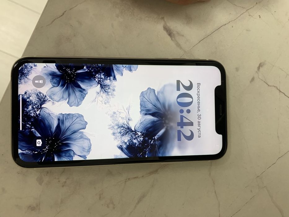 Iphone 11 64 gb.
