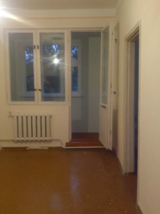 чиланзар -18 , трёхкомнатная, локация отличная