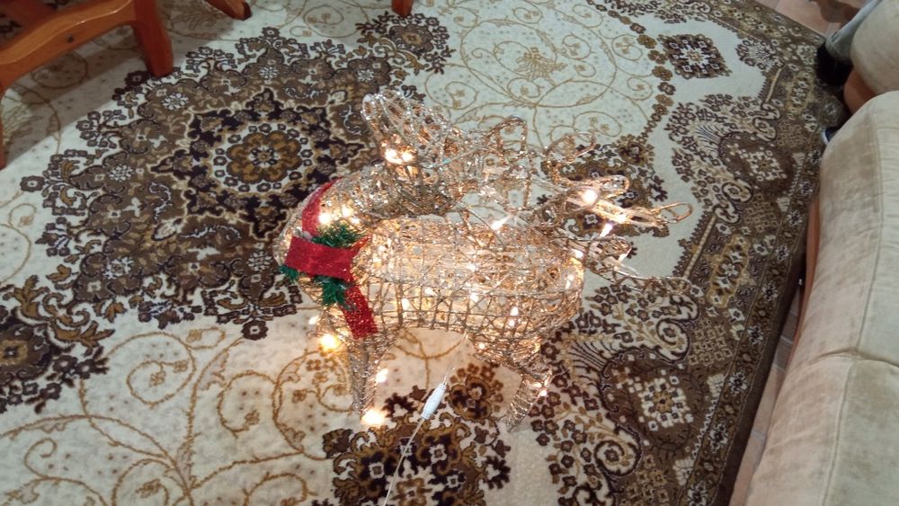 Новогодний светящийся олень