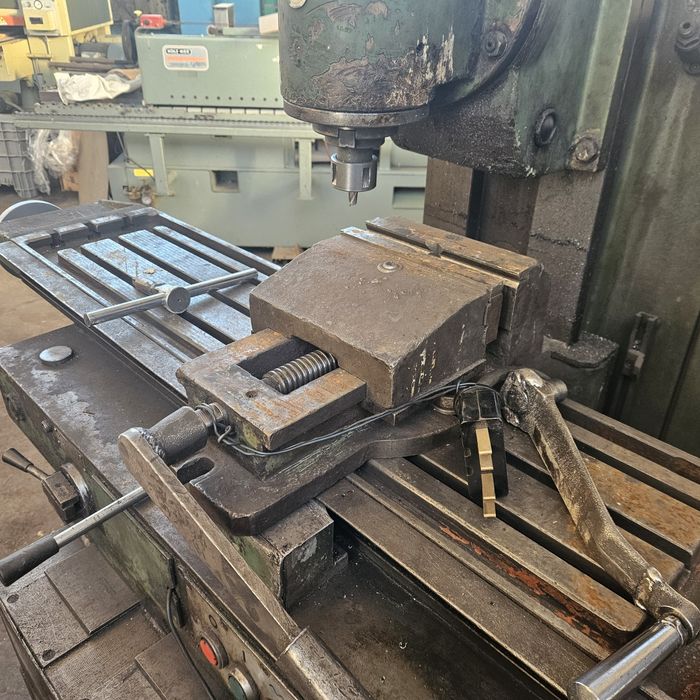 оборудвана металообработваща фреза фу 251