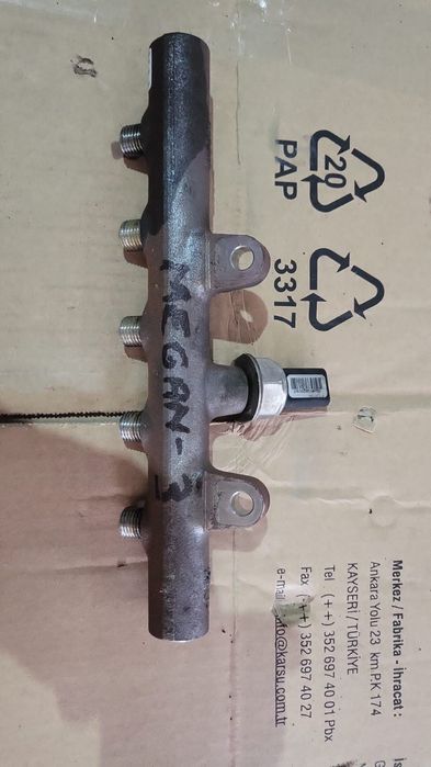 Rampa injectoare / injecție Renault Megane 3 h8200701690