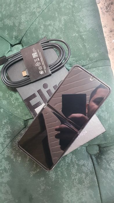 Samsung galaxy z flip 4