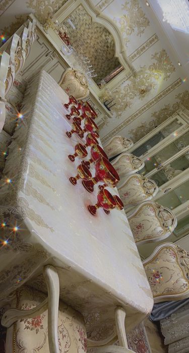 Большой стол с 12 стульями, комод, сервант КИТАЙ