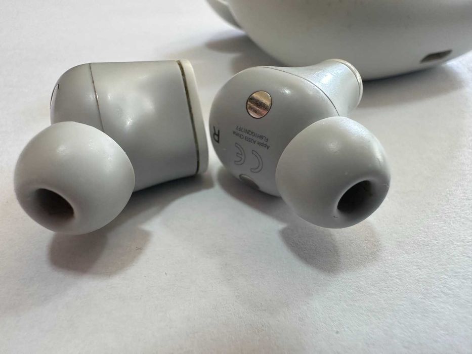 Apple Beats by Dre - Studio Buds