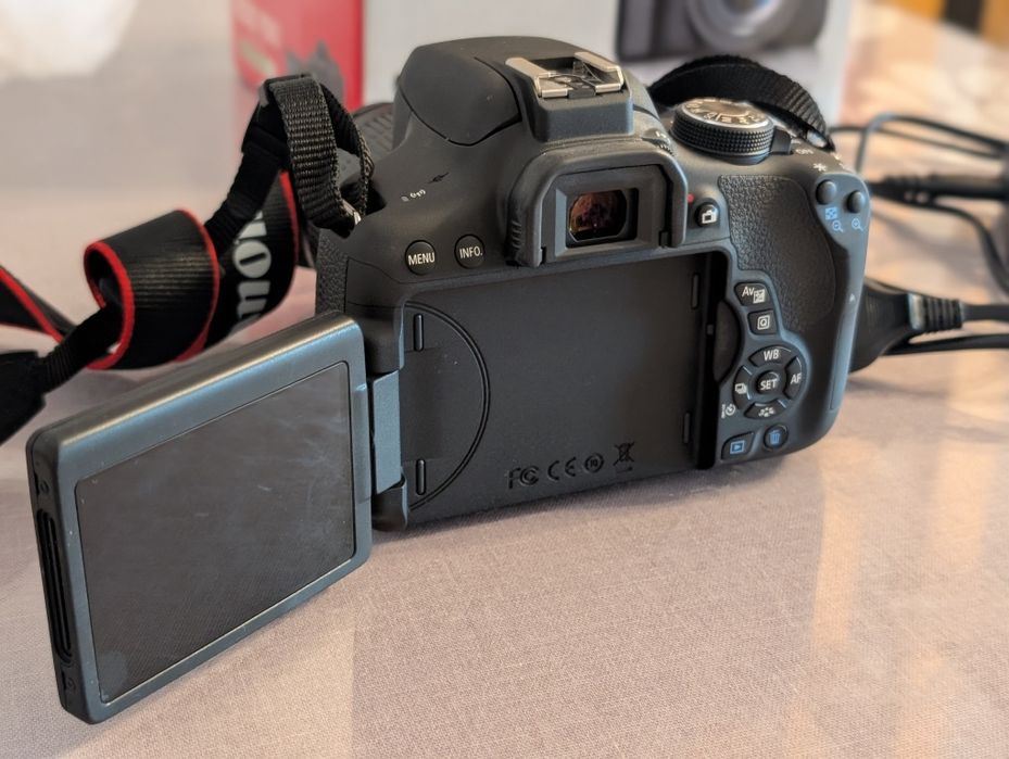 Canon EOS 750D Kit