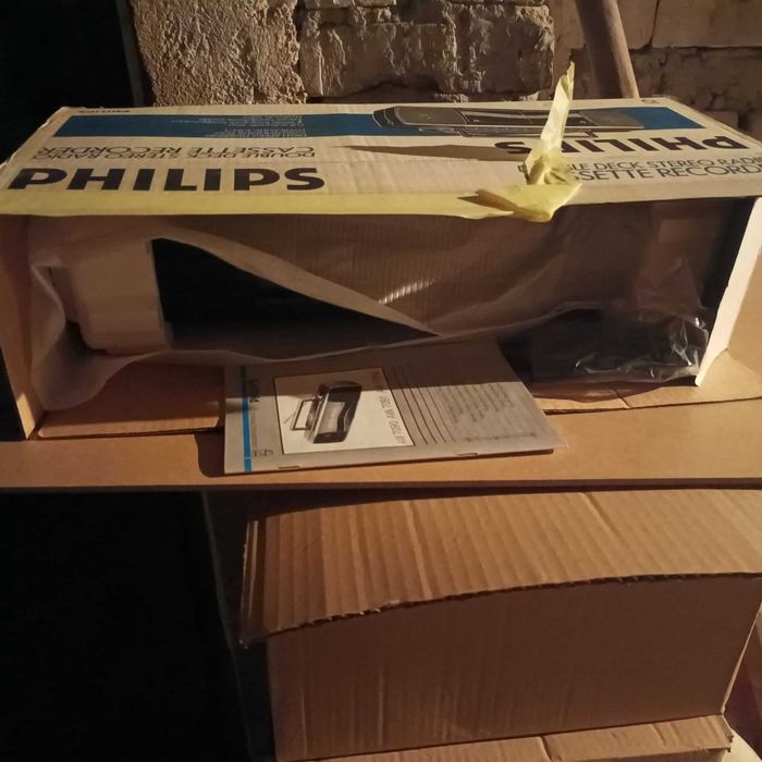 Нов радио-касетофон Филипс