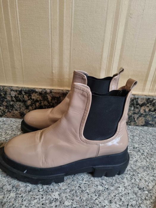 Ботинки р.37, итальянские лаковые