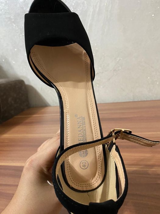 Туфли на каблуке