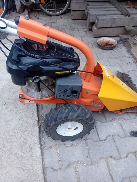 Vând motocositoare Ruris 777k