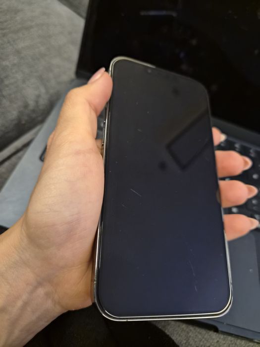 Iphone 13 pro - Перфектен, 100% батерия - оригинална