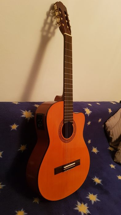 Классическая гитара Yamaha