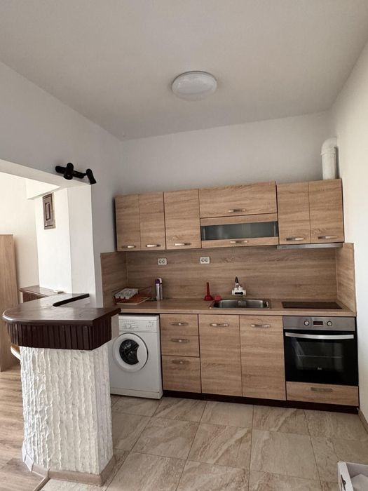 Дава се под наем Тристаен апартамент в Пловдив, Център - 76 кв.м за 612 € - Снимка #1