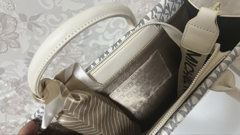 Продам сумку от Майкл Корс