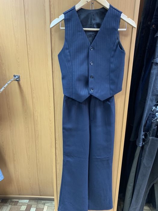 Продам девечьий костюм 4-ка..