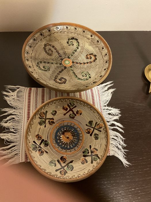 Mileuri,dantela,crosetate manual si farfuri de Horezu