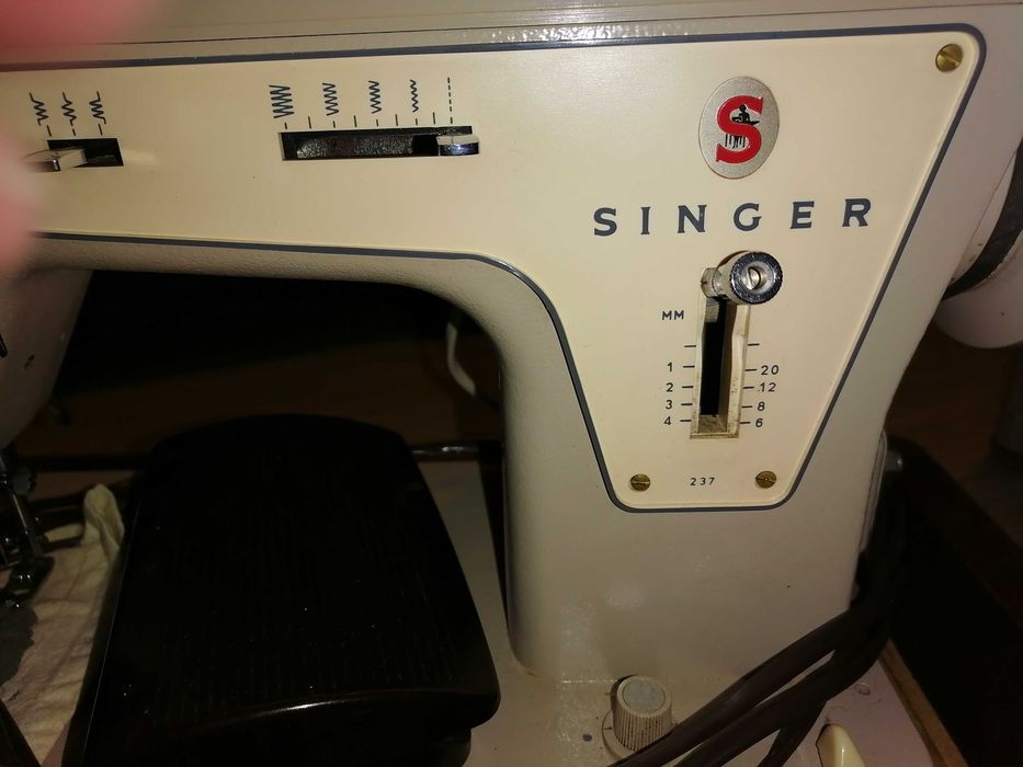 Singer  модел 237