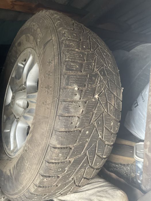 Продам диски с шинами от lexus lx470