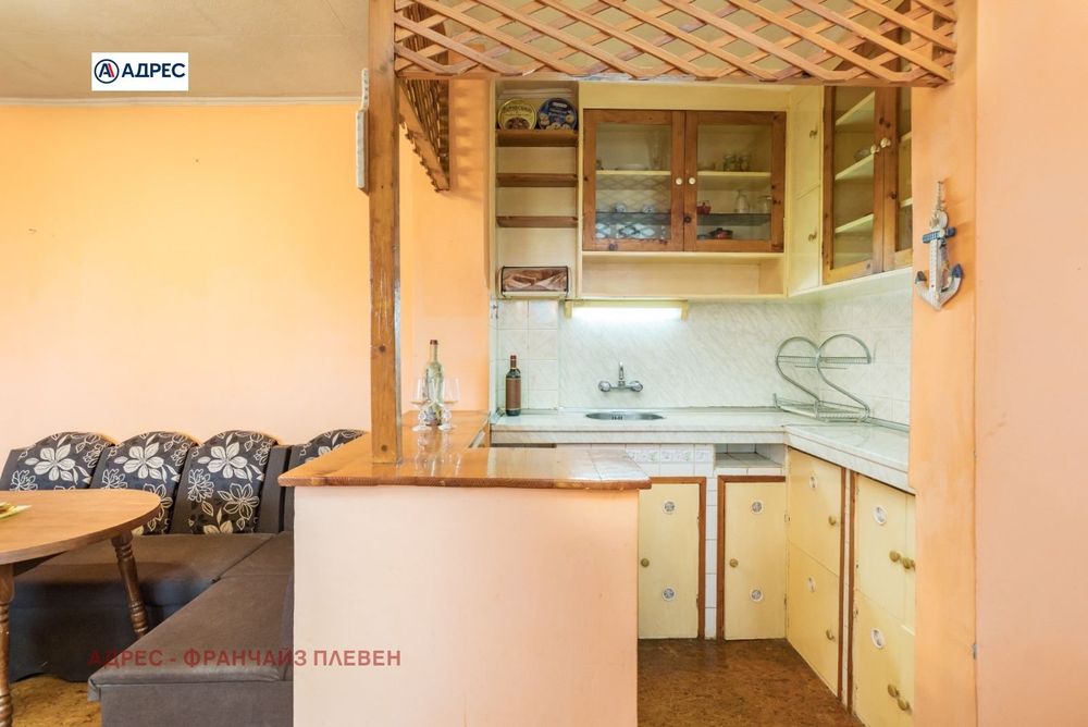 Продава се Тристаен апартамент в Плевен, 9-ти квартал - 72 кв.м за 1181 €/кв.м - Снимка #1