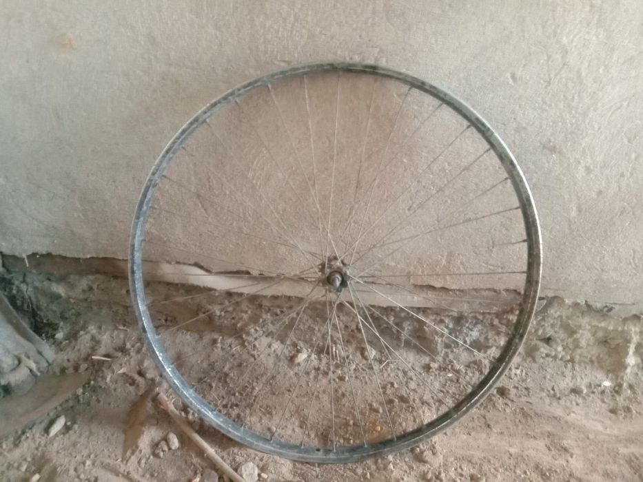Продаю два колесо на велосипед