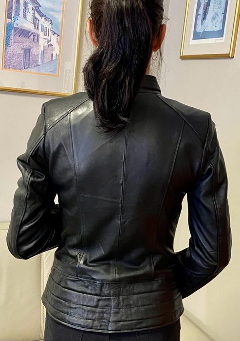 Geaca piele naturala 100%.