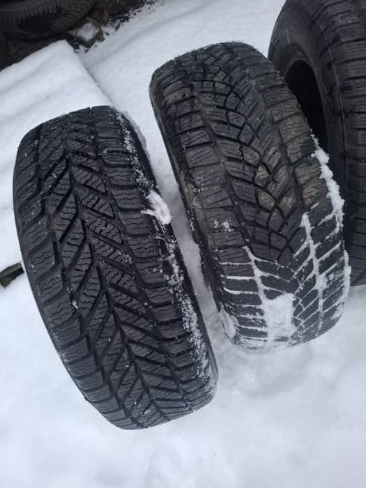Vand 1 sau 2 sau 4 anvelope 205 65 15 de iarna nus perechi