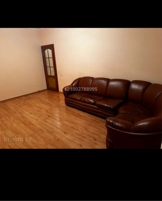 Продаётся кожаный диван