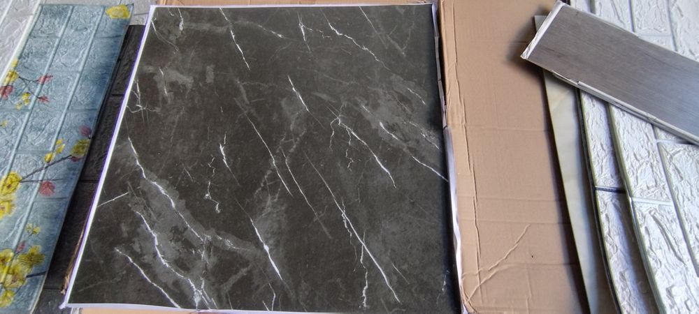 Напольные самоклеющиеся  плитки