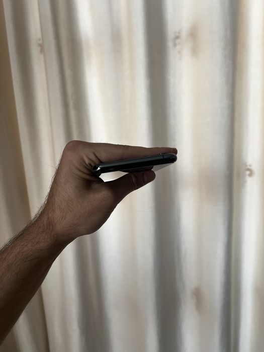 Продам IPhone 11 pro max