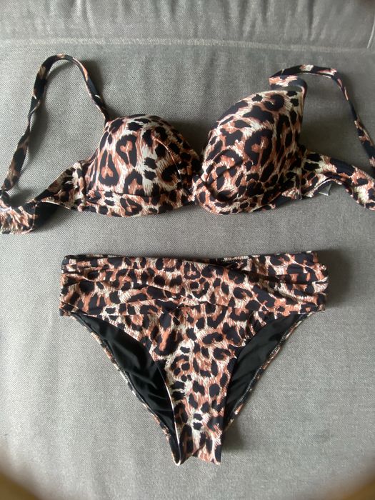 Купатьник 46-48 срочно !!