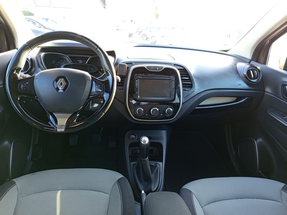 Renault.  Captur