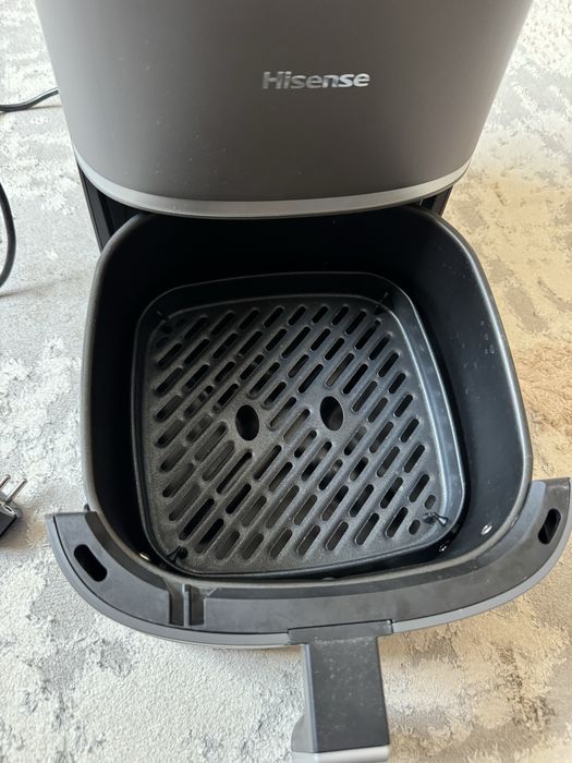 Аэрогриль Hisense HaГ 1600 D