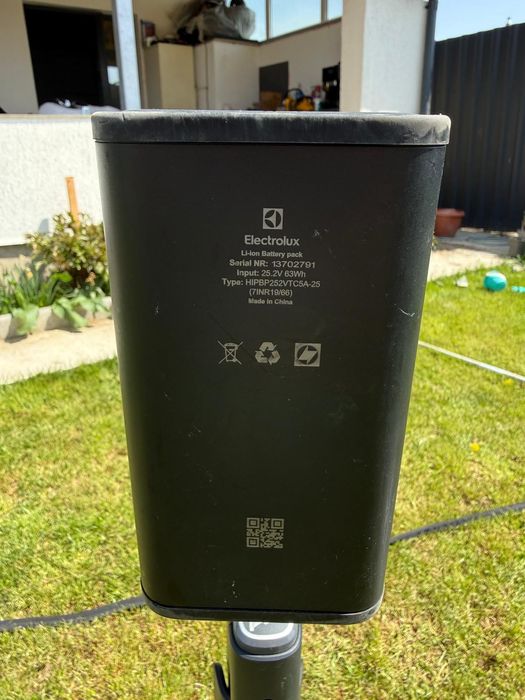 Aspirator Electrolux Ultimate 800 full accesorii