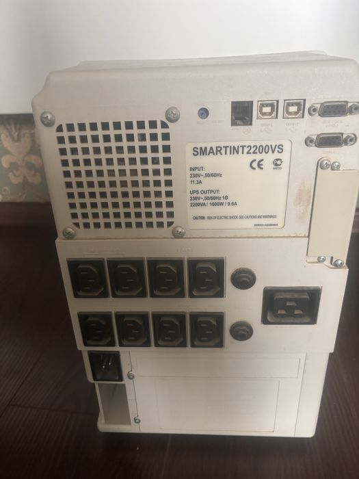 ИБП UPS TrippLite 2,2 kVA идеальный для дома и котлов отопления.