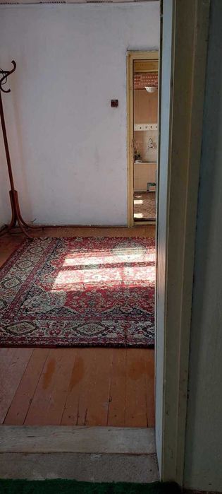 Къща с двор в с. Павел, общ. Полски Тръмбеш