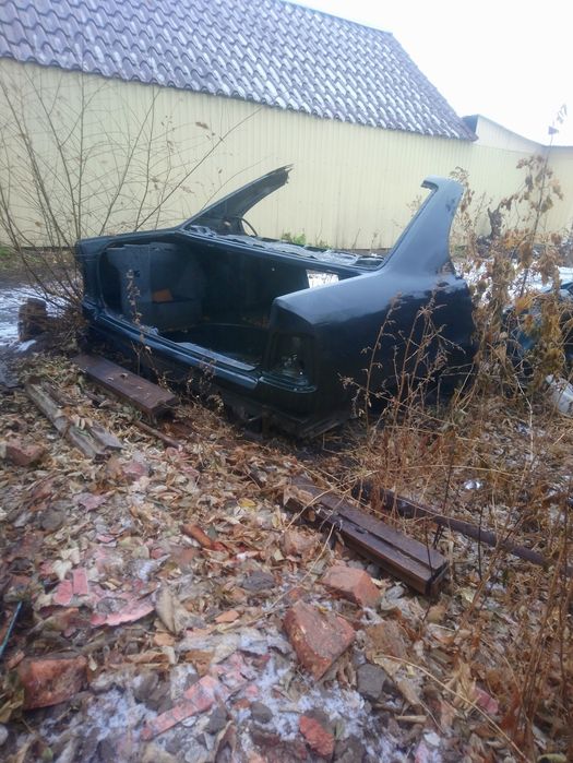 Продам бмв 5 е34 задния часть