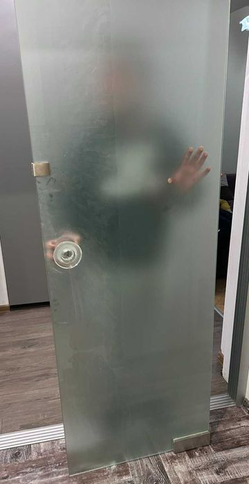Стъклени врати, матирани, в отлично състояние