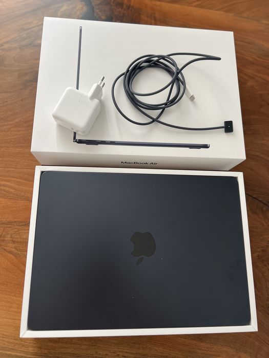 MacBook Air M2 13.6” – като нов!