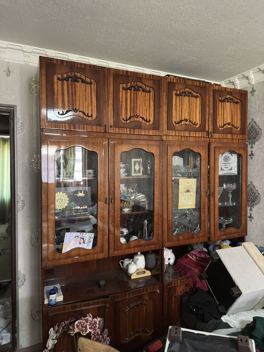 Шкаф старый но прочный