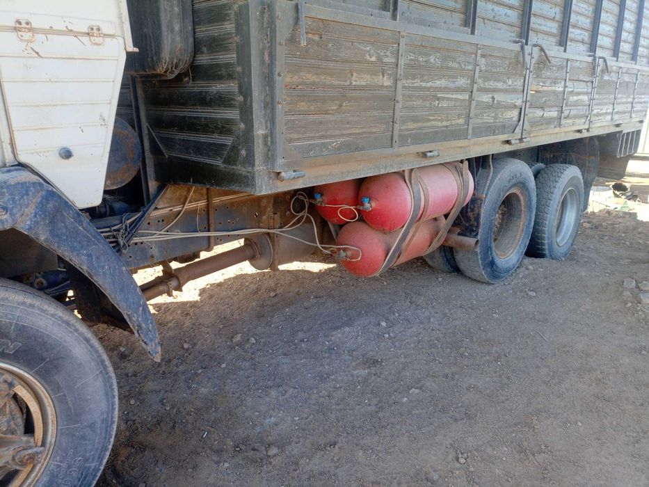 КАМАЗ сотилади прицеп билан срочно 1997